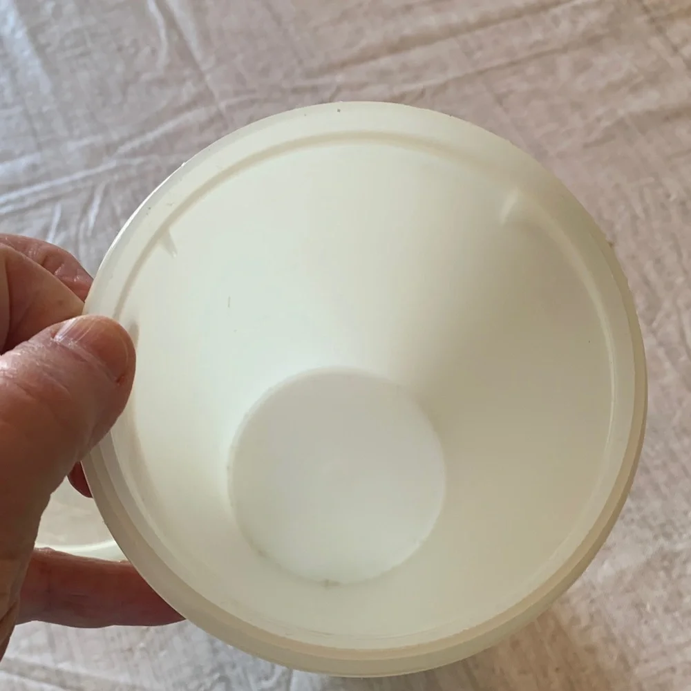 Tupperware Vintage 8.5” Tall Cylinder Storage Container with Lid 261-15